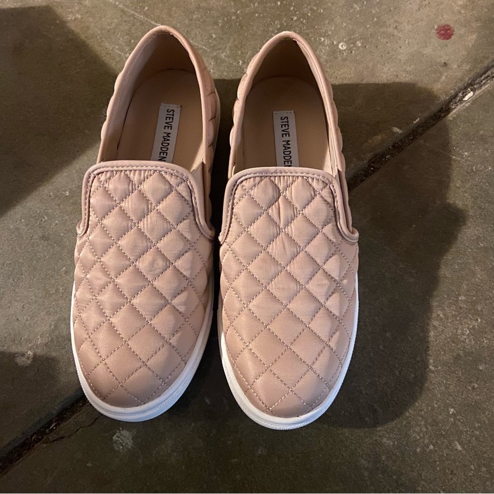 Steve Madden pink slip on size 8.5 nwob